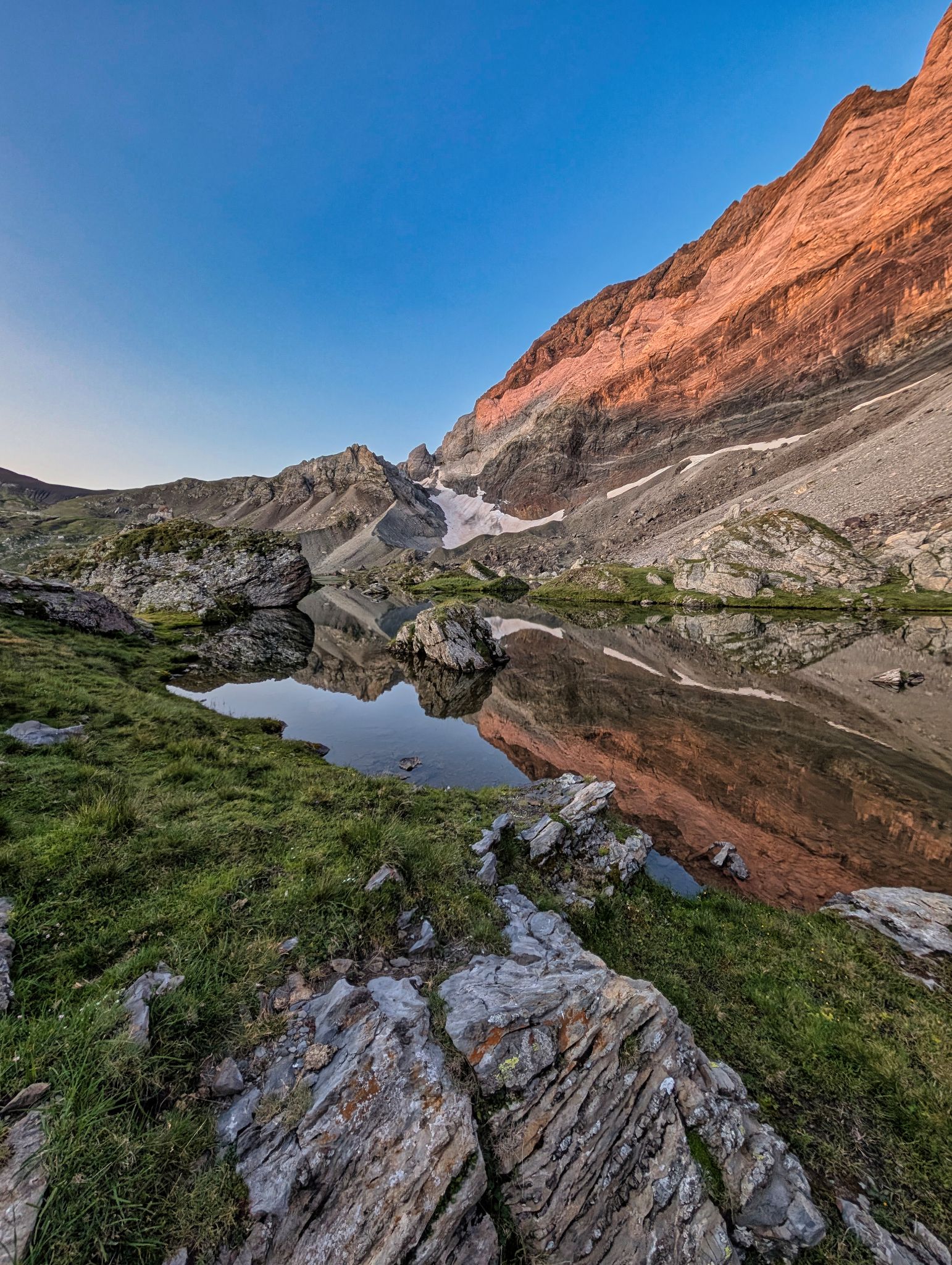 PXL 20250803 045555415