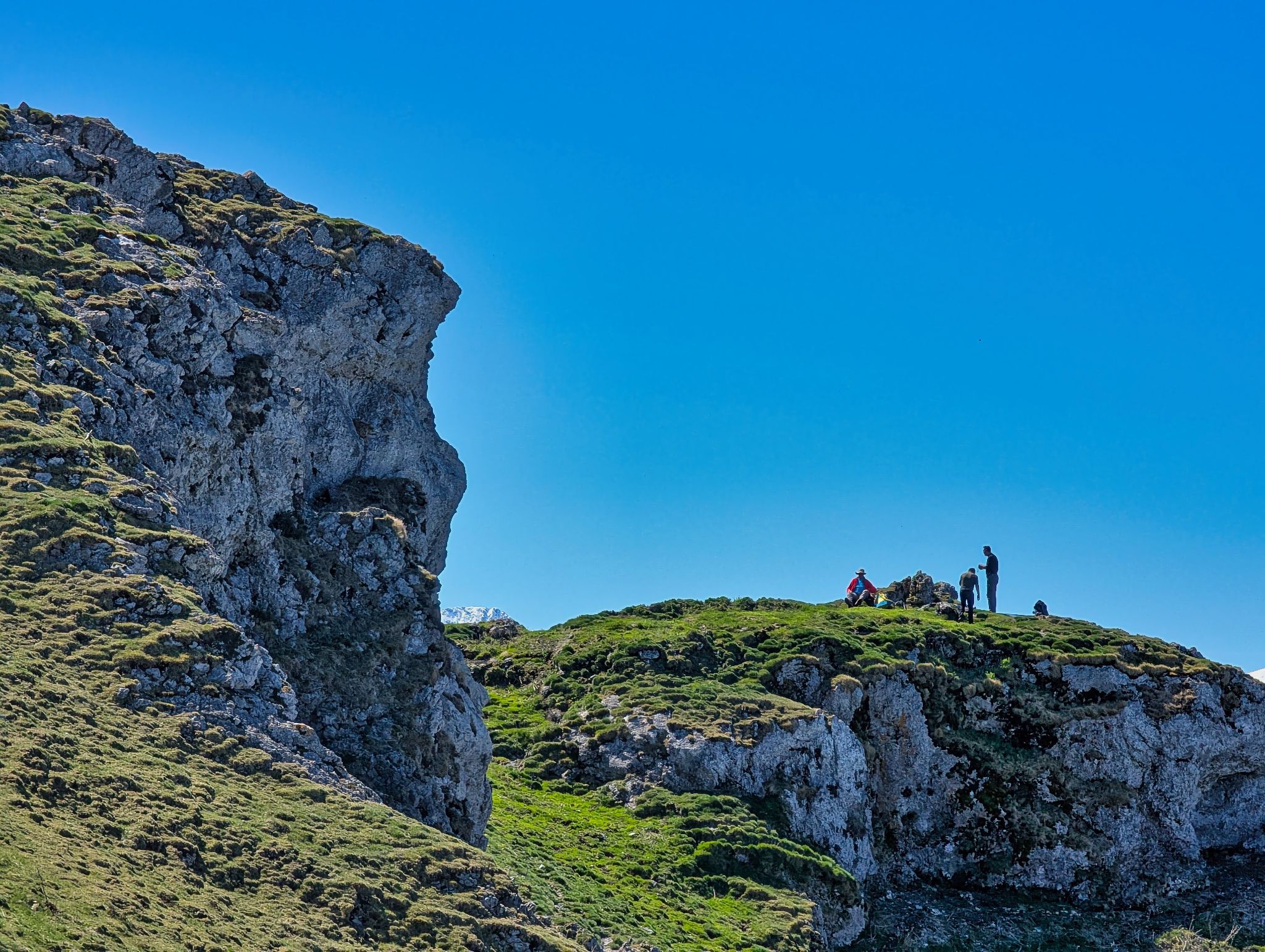 PXL 20250425 100837378