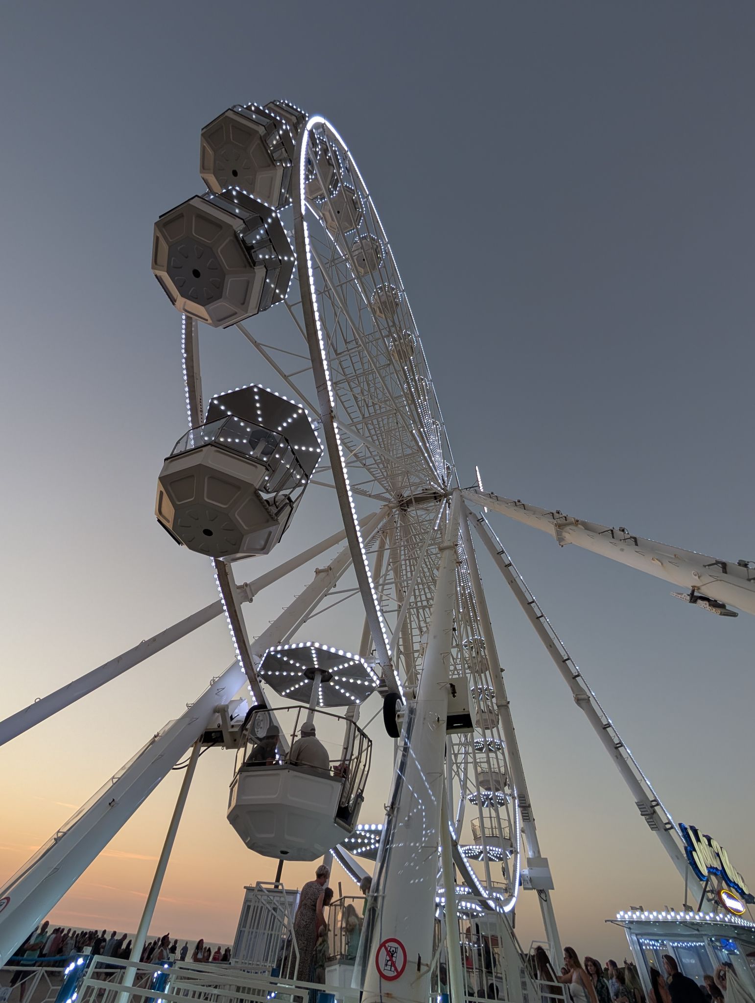 PXL 20250807 192543234