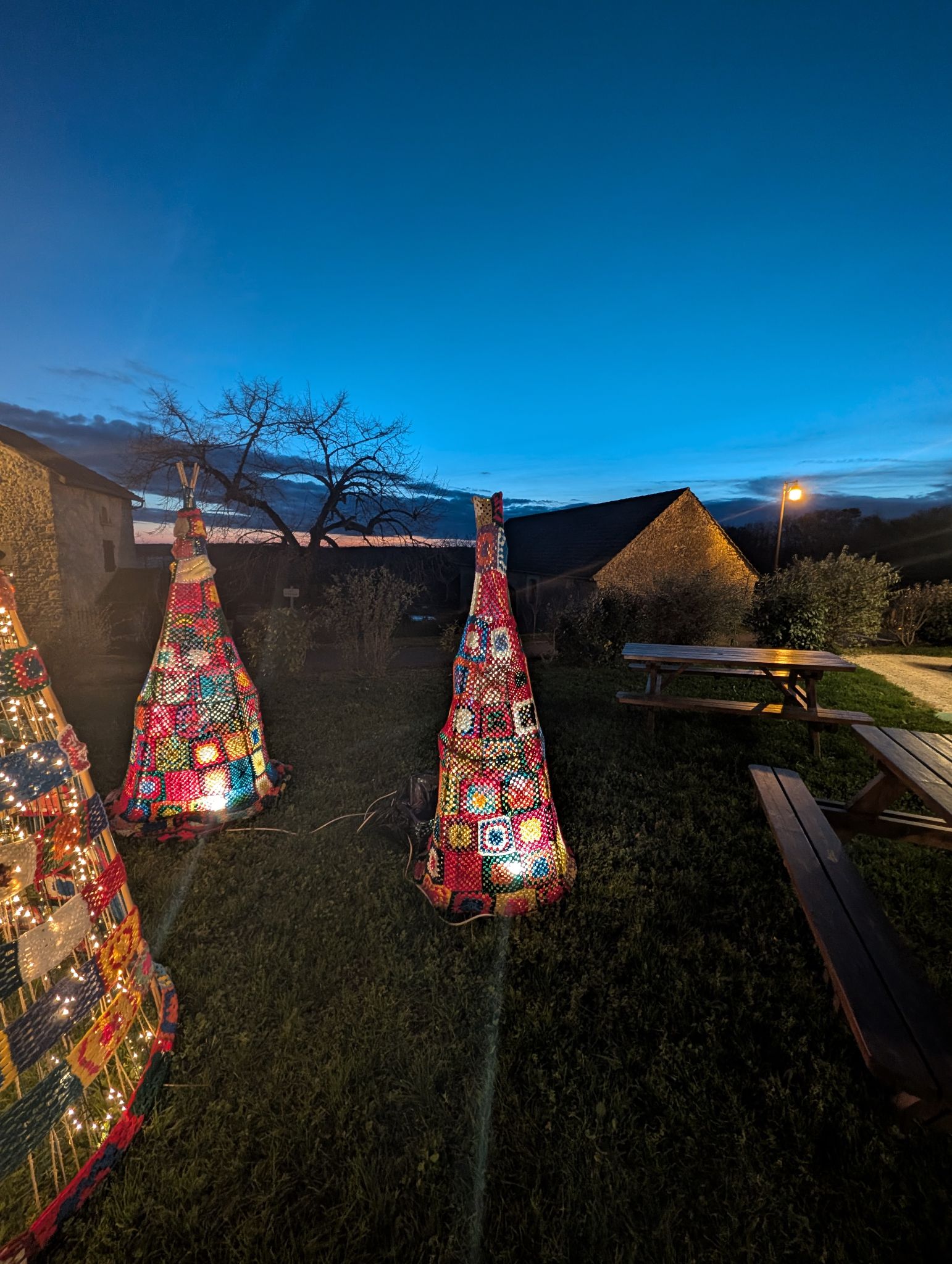 PXL 20251212 164835708