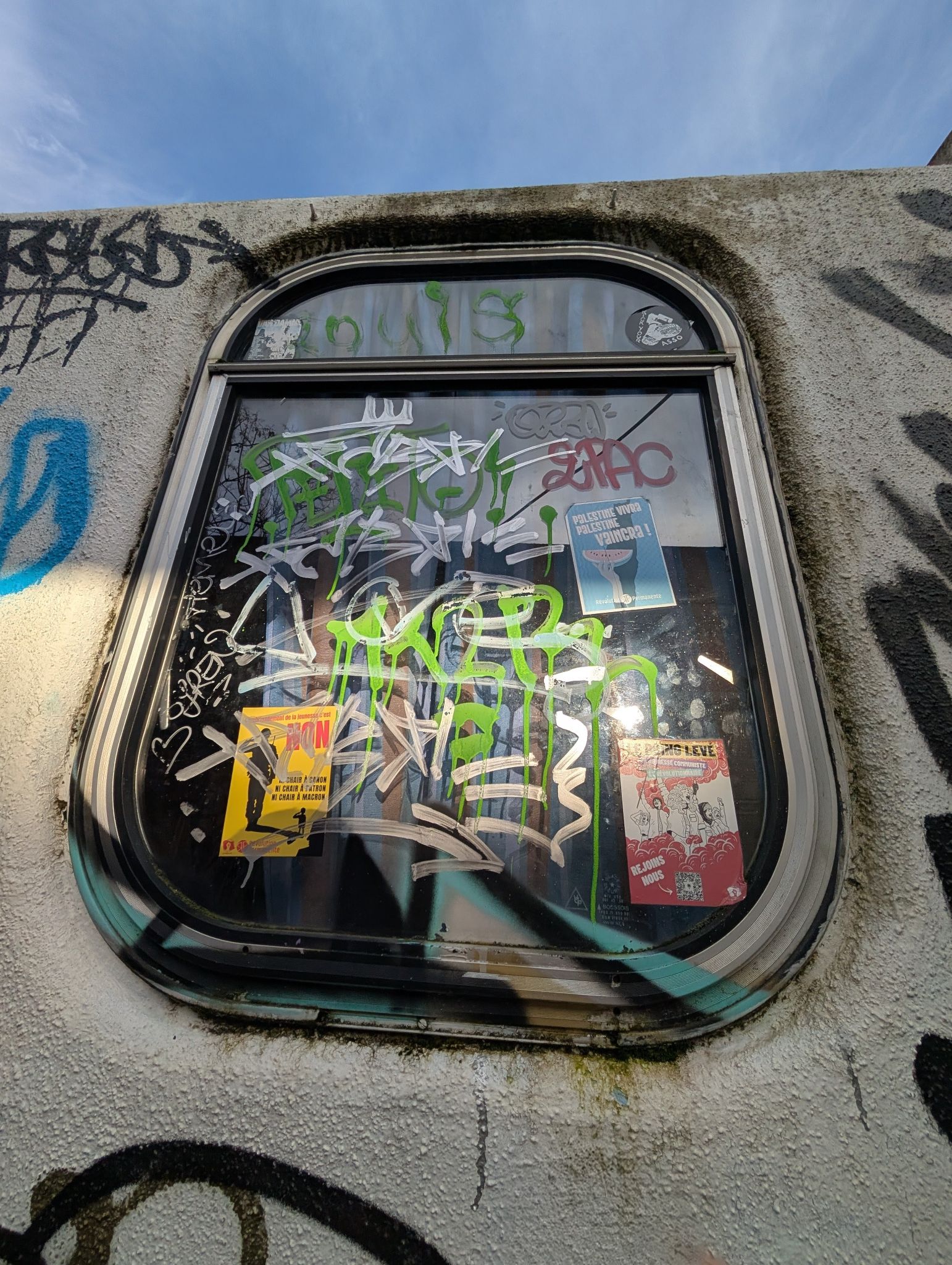 PXL 20251216 140136937~2