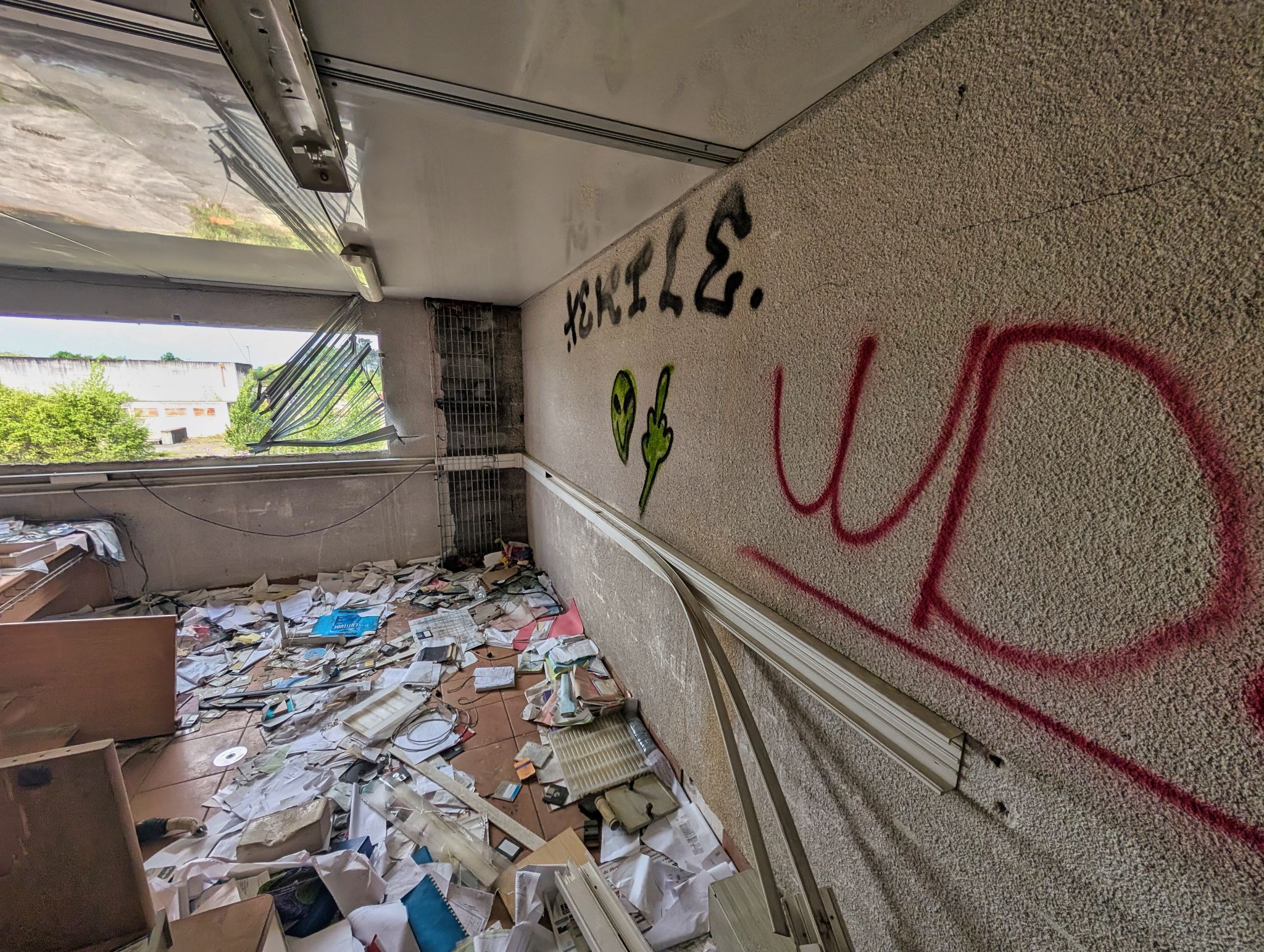 PXL 20250427 101852354