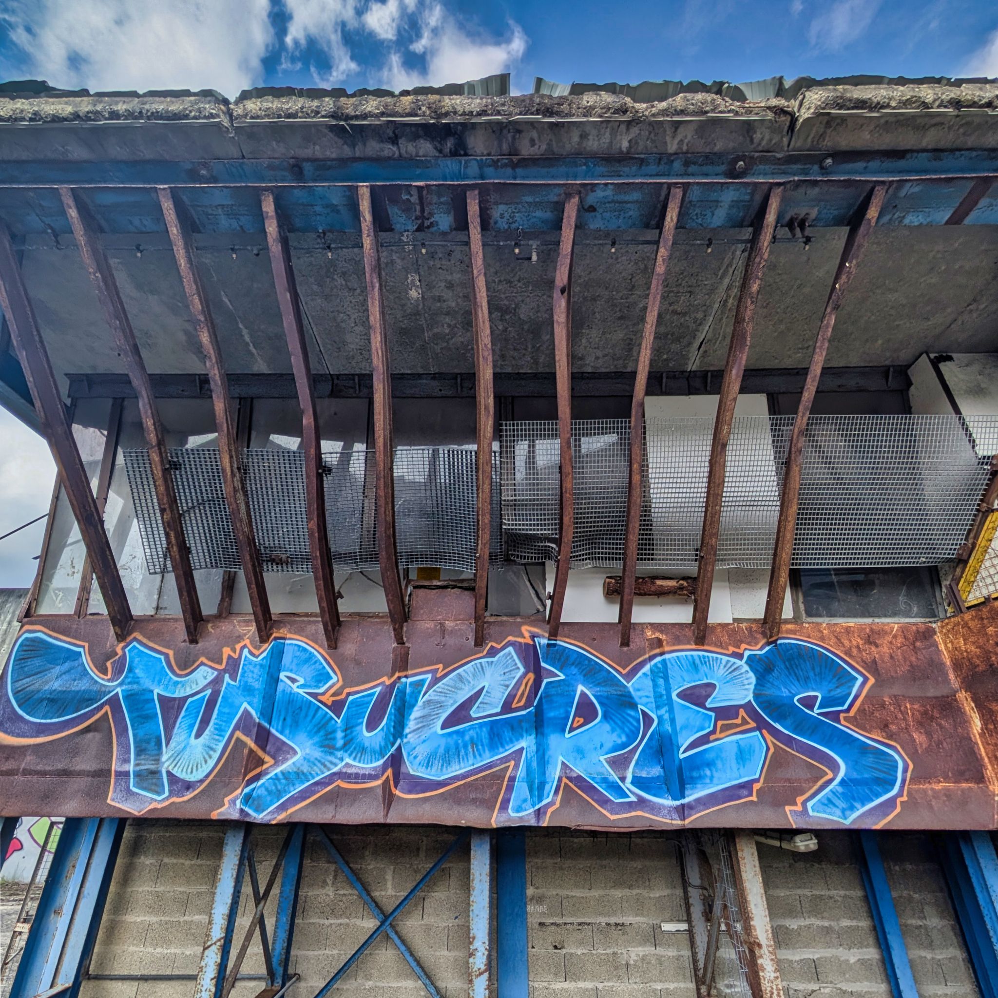 PXL 20250427 103259786