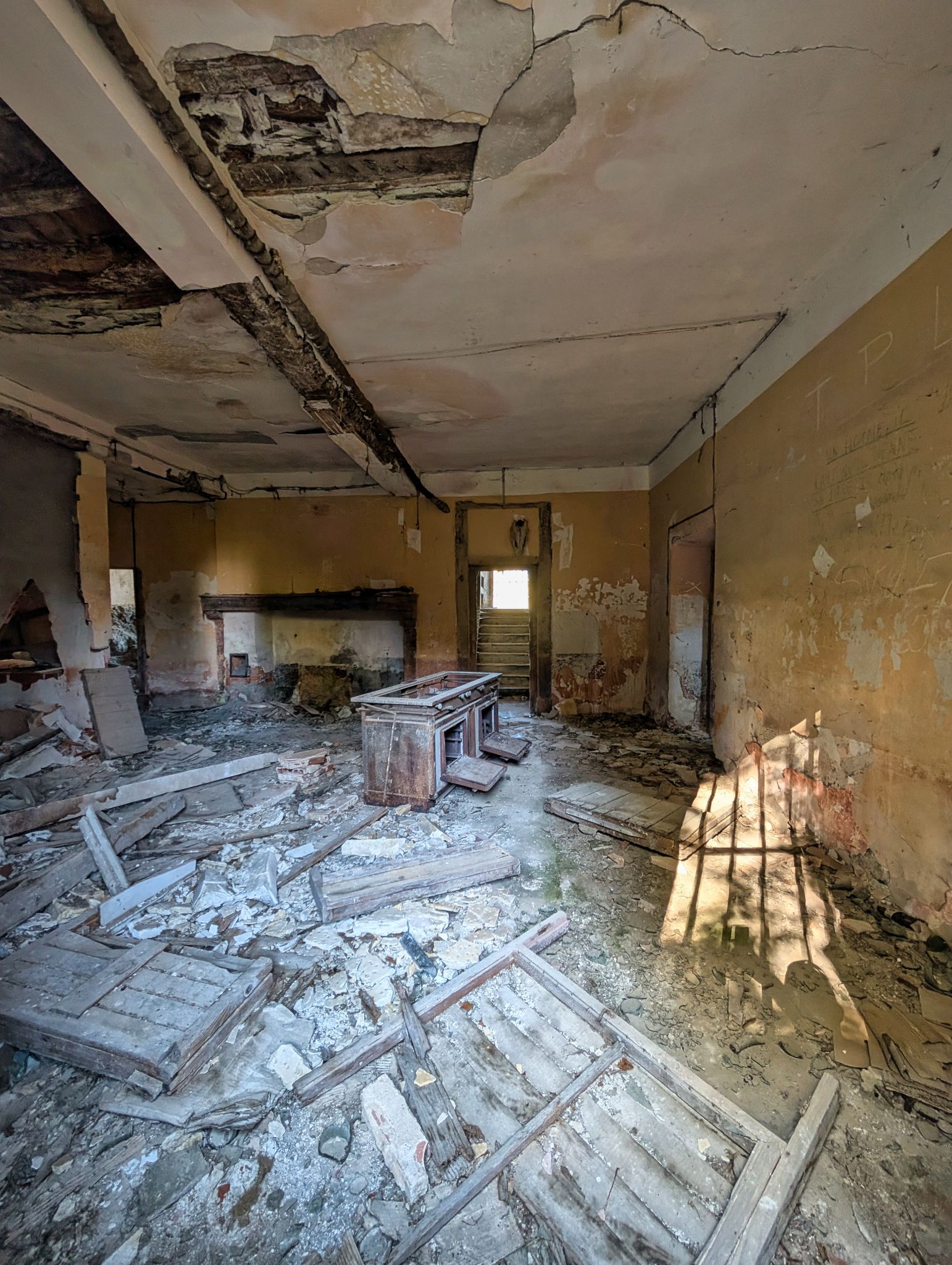 PXL 20251012 135931835